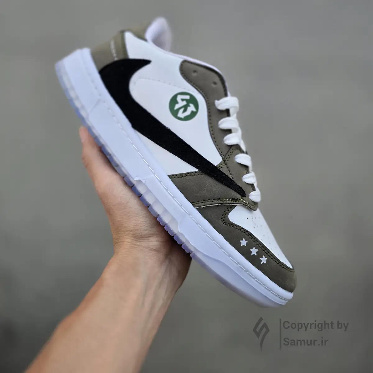 گالری تصاویر کتونی نایک ایر جردن 1 تراویس اسکات هونیگان سبز سفید